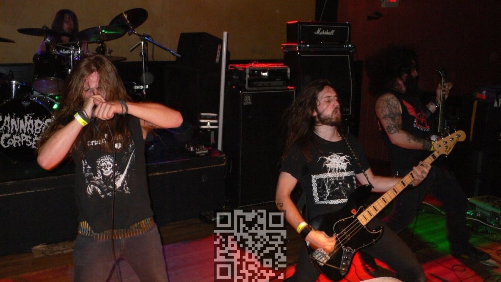 cannabis-corpse-on-stage.jpg