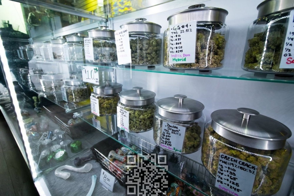 canada-cannabis-dispensary.jpg