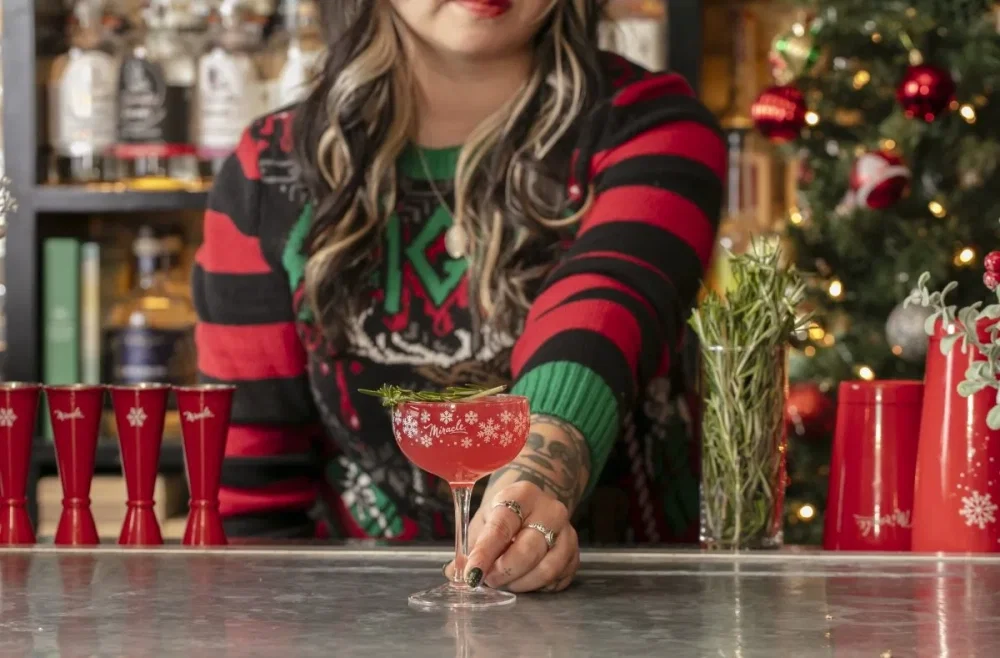 MIR-2025_Christmapolitan-Action_MHom9075-e1762283776975.thumb.webp.d94230da097749a26f076830e70722cd.webp