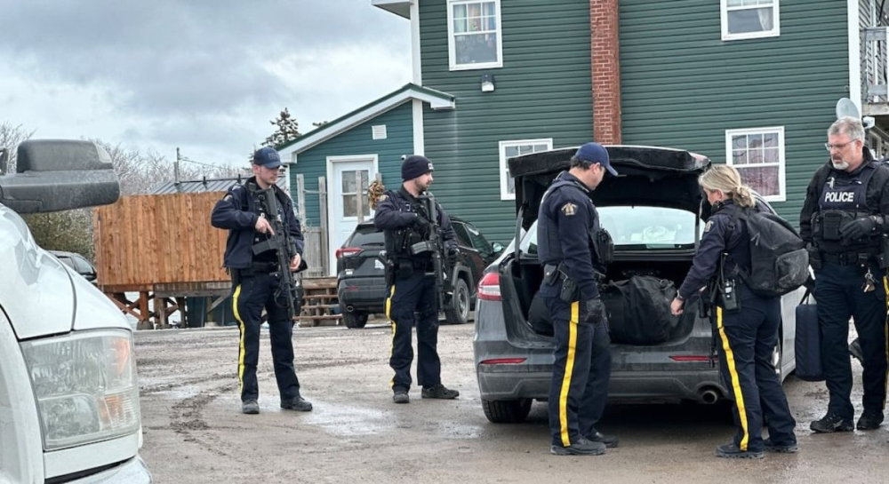 police-seize-cannabis-indians.jpg