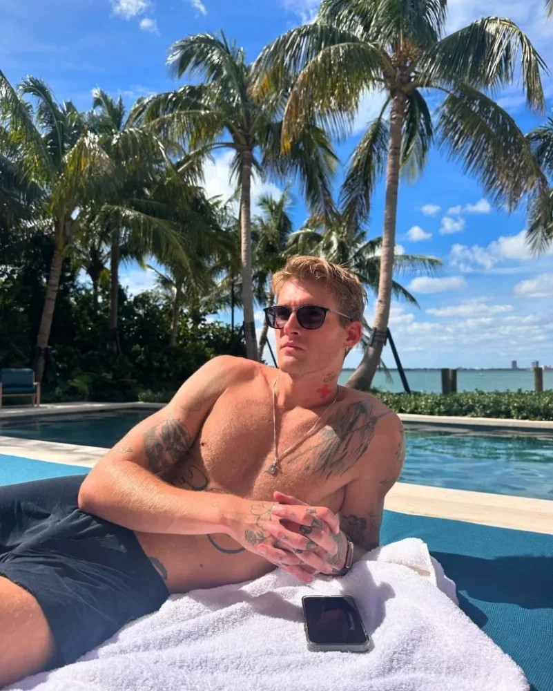 presley-gerber-model-son-cindy-141921791.webp
