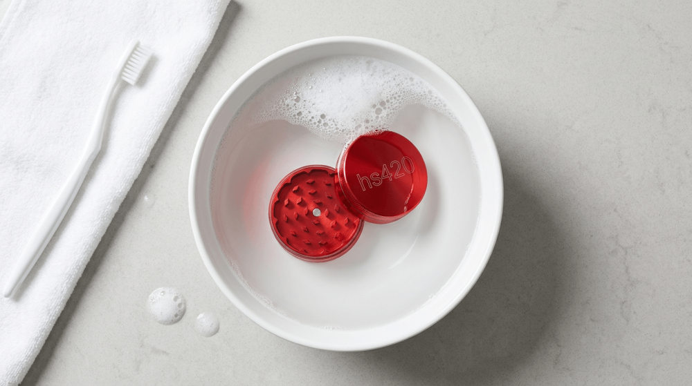red-herb-grinder-cleaning (1).png